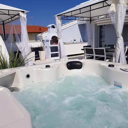Luxury Penthouse With Private Jacuzzi