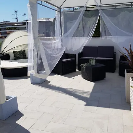 Luxury Penthouse With Private Jacuzzi Appartamento *