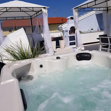 Luxury Penthouse With Private Jacuzzi *