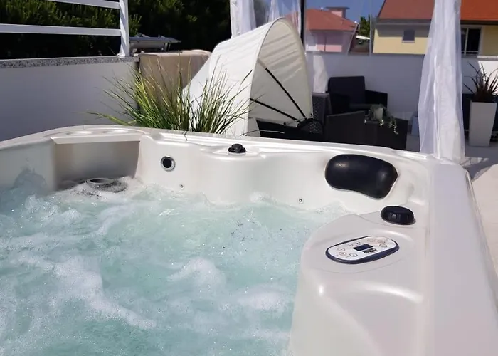 Luxury Penthouse With Private Jacuzzi Appartamento *