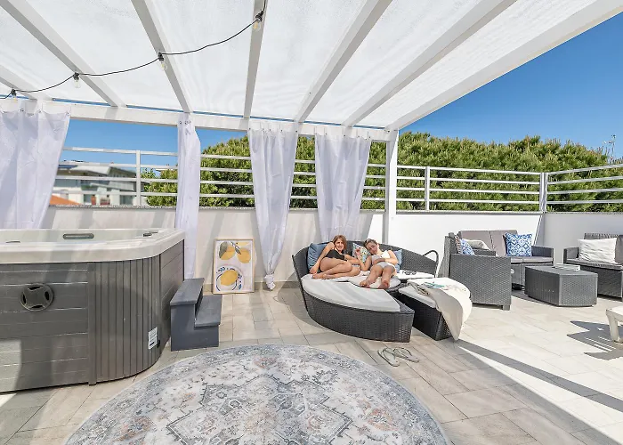 Luxury Penthouse With Private Jacuzzi